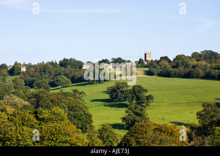 La ville de Cotswold Stow on the Wold, Gloucestershire montrant sa position au sommet d'une colline Banque D'Images