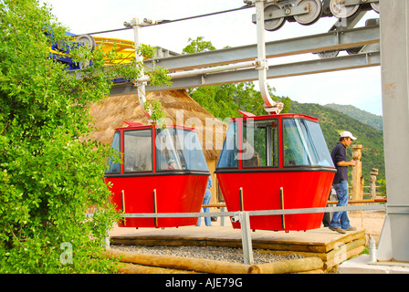 Funiculaire téléphérique chili vignoble vina santa cruz attraction touristique route des vins de pays de vin chilien Banque D'Images