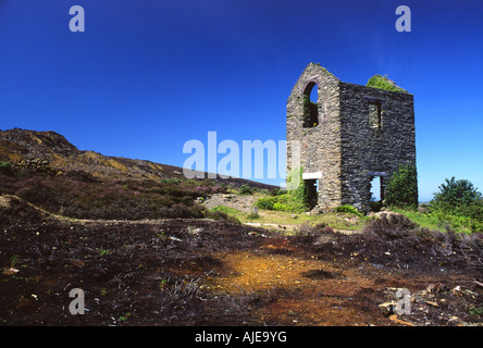 Moulin en ruine Parys mine de cuivre désaffectée de montagne Holyhead Anglesey au nord du Pays de Galles UK Banque D'Images