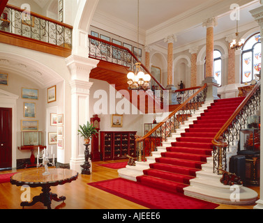 Le hall d'escalier à Arlington Court Devon Banque D'Images