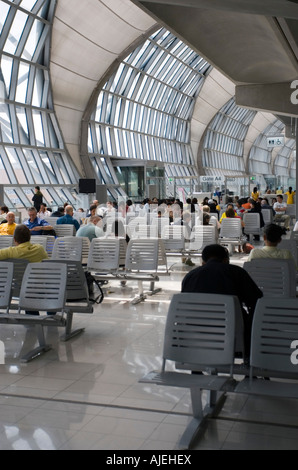 Jetway lounge moderne de transport l'aéroport international Suvarnabhumi Bangkok Thaïlande Banque D'Images