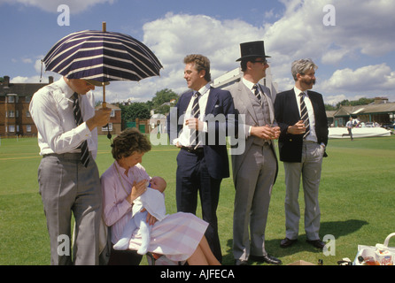 Harrovian au match de cricket d'Eton Harrow Lords cricket Ground St Johns Wood North London England 1980 UK 1985 HOMER SYKES Banque D'Images