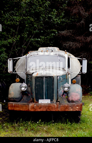 Camion-citerne d'essence abandonnés dans l'espoir de l'Alaska Banque D'Images