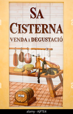 Sol carrelé murale pour Sa Cisterna Restaurant dans la vieille ville, Alcudia, Mallorca, Espagne Banque D'Images