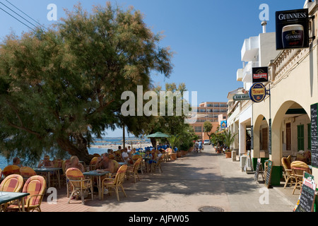Restaurant en bord de mer, Cala Bona, Côte Est, Mallorca, Espagne Banque D'Images