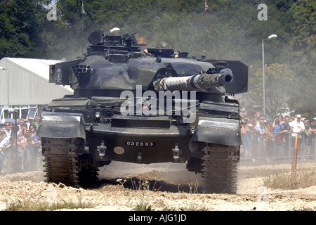 Jour moderne de l'armée britannique Chieftain tank sur manouvers en Europe Banque D'Images