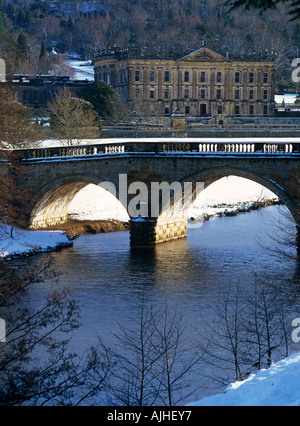 Scène de neige à Chatsworth House, dans le Derbyshire Peak District en Angleterre Banque D'Images