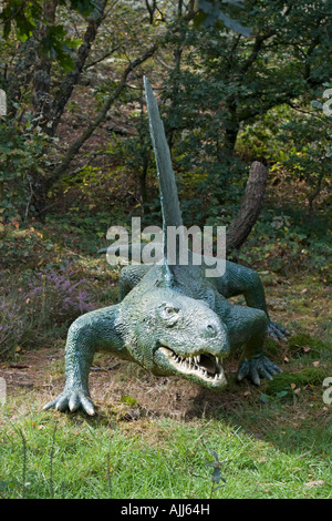 Modèle de restauration de lifesize Dimetrodon une espèce de reptiles prédateurs synapsid Dinasaur pélycosaure permien Parc France Banque D'Images