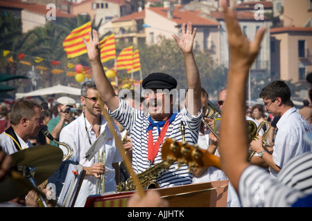 Musiciens lors de la Fête des Vendanges Banyuls sur Mer France Banque D'Images