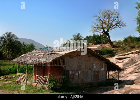 Une petite cabane en haut d'une colline dans le Kerala, Marayoor Banque D'Images