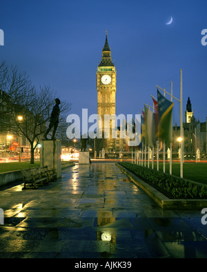 GB - Londres : la Place du Parlement et Big Ben (Elizabeth Tower) Banque D'Images