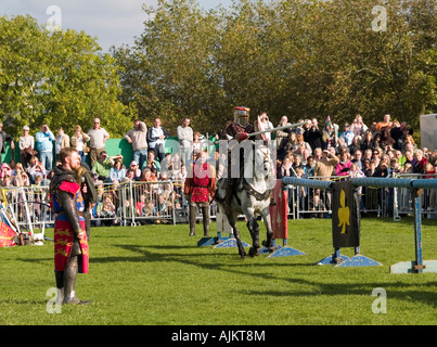 Joutes Robin des Bois contre le shérif de Nottingham dans Robin des Bois, le spectacle du château de Nottingham 2007 Banque D'Images