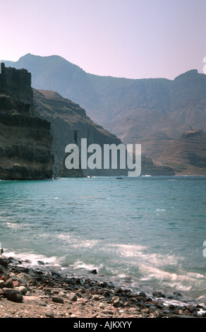 Voir à la Rock Dedo de Dios le doigt de Dieu Puerto de las Nieves Gran Canaria Îles Canaries Espagne Banque D'Images