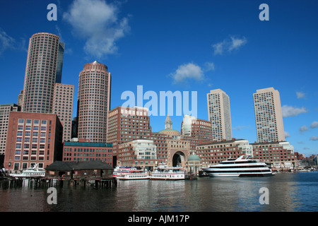 Le port de Boston y compris Rowes Wharf. Banque D'Images