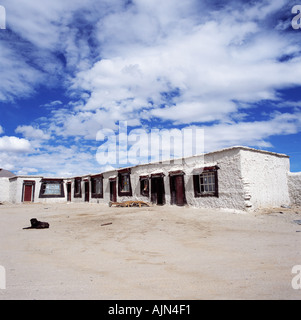 Maisons du Tibet Tibet de l'Asie et de chien Banque D'Images