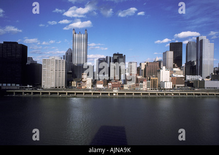 Pittsburgh skyline siège social siège social situé au confluent de la Monongahela et Ohio, Banque D'Images