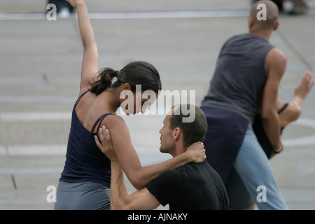 Akademi effectuant sur Trafalgar Square London UK Banque D'Images