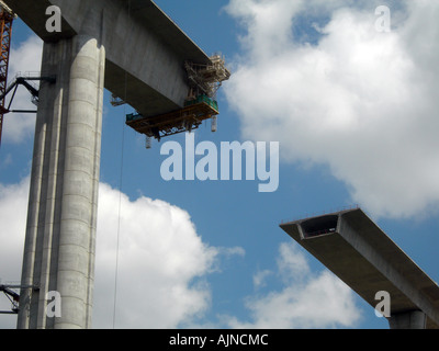 Nouvelle autoroute moderne technologie construire la route spectaculaire Banque D'Images
