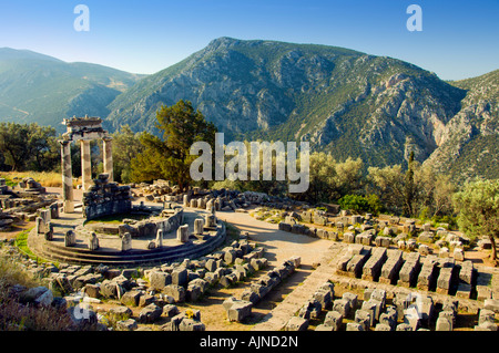 Le sanctuaire du Temple d'Athena Tholos de Delphes, Grèce ruines Banque D'Images
