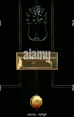 Une photo en gros plan de la porte du numéro 10 Downing Street, la résidence du Premier Ministre britannique. Banque D'Images