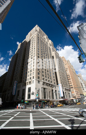 Le New Yorker Hotel sur la 8e Avenue comme vu à partir de la 34e Rue, New York, USA Banque D'Images