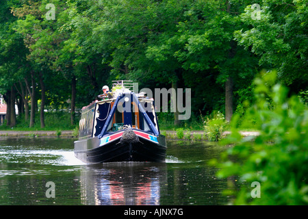 Nottingham Beeston, canal Barge Canal motoring vers castle lock Banque D'Images