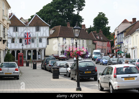 Thaxted pittoresque village high street fleurs d'essex dans le sud de l'angleterre grande bretagne uk go Banque D'Images