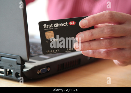 Paiement par carte de débit en ligne Banque D'Images