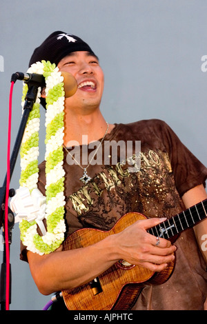 Virtuose de l'ukulélé hawaïen Jake Shimabukuro Banque D'Images