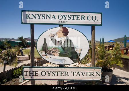 L'Afrique du Sud route des jardins de Knysna Oyster Farm signe de l'Oyster Tavern Banque D'Images