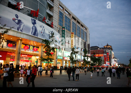 Beijing Wangfujing Dajie principale rue commerçante Beijing Chine Banque D'Images