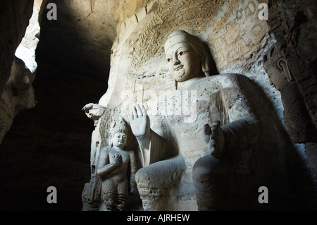 Grottes de Yungang coupée pendant la dynastie des Wei du Nord 460 ANNONCE site du patrimoine mondial de l'Unesco près de Datong dans la province du Shanxi Chine Banque D'Images