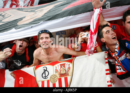 Sevilla FC Raving fans Banque D'Images