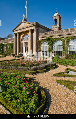 Bowood House et terrasse jardin dans le Wiltshire England UK UE Banque D'Images