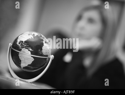 World Globe in classroom Banque D'Images