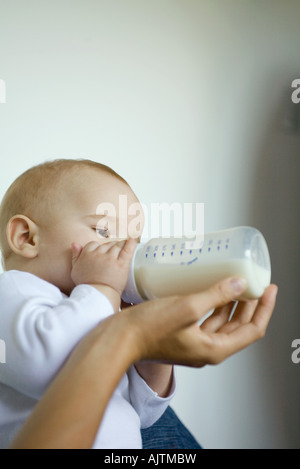 Bouteille de boisson bébé Banque D'Images