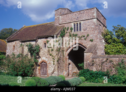 Cothay Manor près de Taunton Somerset UK guérite médiévale courtyard contreforts fenêtre gothique fin du 15ème siècle Moyen-Âge Banque D'Images