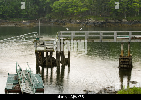 Une vue de Holbrook Wharf Cundy Harbor Maine Banque D'Images