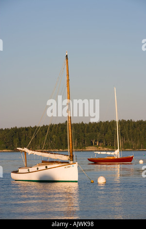 L'avis de Cundy s Harbour de Holbrook Wharf Cundy Harbor Maine Banque D'Images