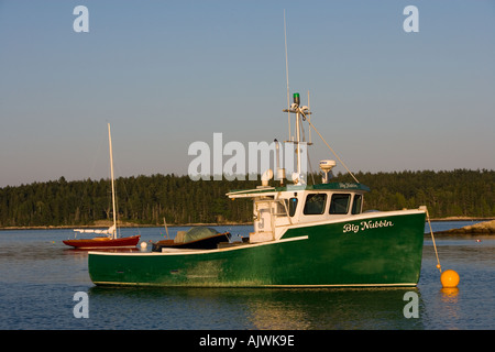 L'avis de Cundy s Harbour de Holbrook Wharf Cundy Harbor Maine Banque D'Images