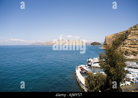 À partir de la péninsule de Copacabana Isla del Sol, l'Île du Soleil sur le lac Titicaca, en Bolivie Banque D'Images