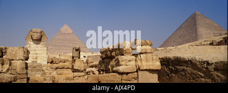 Sphinx et pyramides de Gizeh Banque D'Images