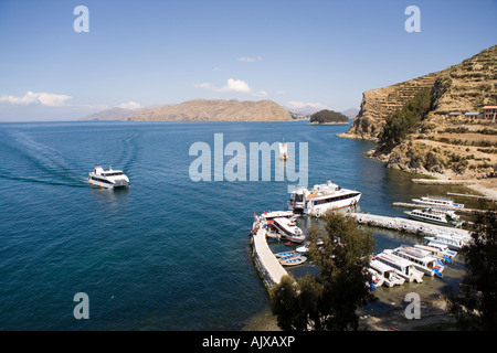 À partir de la péninsule de Copacabana Isla del Sol, l'Île du Soleil sur le lac Titicaca, en Bolivie Banque D'Images