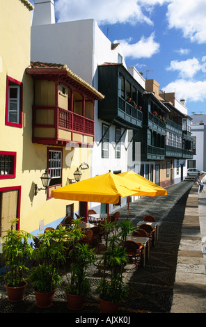 Balcons typiques dans l'Avenida Maritima Santa Cruz de La Palma La Palma Canaries Espagne Banque D'Images