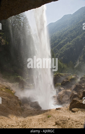 Chute d'Pericnik moins Pericnik "lap" dans le cadre de chant dans la vallée de Vrata dans 'Parc national du Triglav' dans les Alpes Juliennes Banque D'Images