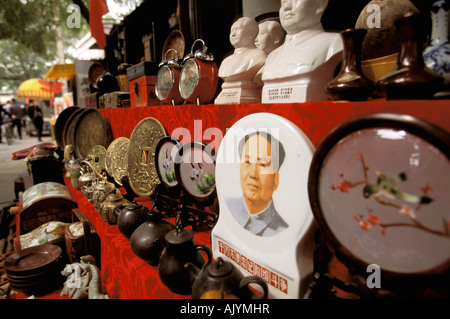 L'Asie, Chine, Pékin. La rue antique de Liulichagn, Mao Zedong souvenirs, souvenirs chinois Banque D'Images