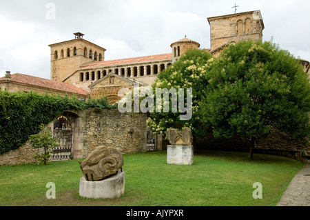 Collégiale de Santa Juliana, Santillana del Mar, Espagne, Europe Banque D'Images