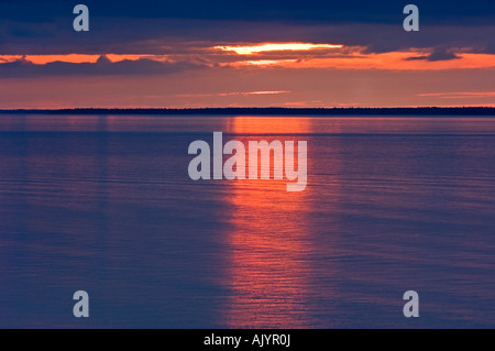 Coucher de ciel au-dessus de la baie de Malpèque, de Malpeque, PE/Île-du-Prince Edward Island, Canada Banque D'Images