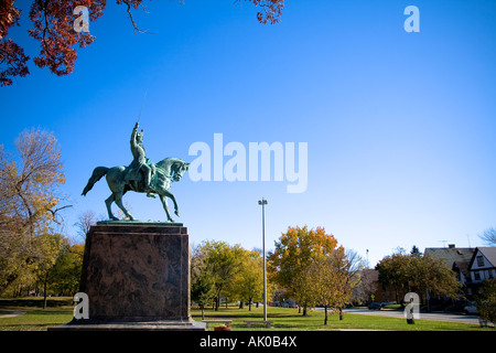 Statue équestre en l'honneur de Tadeusz Kosciuszko Park en face de Polish Basilique de saint Josaphat à Milwaukee, Wisconsin Banque D'Images