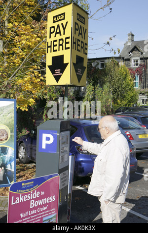 Royaume-Uni Angleterre Cumbria, le Lake District, Lakeside, Windermere Lake, parking, parking, libre-service, UK071010005 Banque D'Images